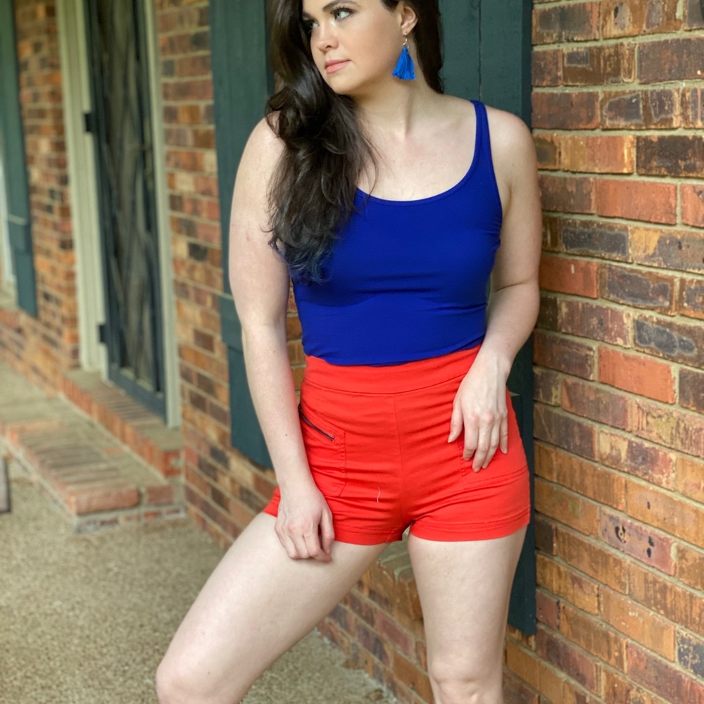 Urban Outfitters Orange Shorts Size 6